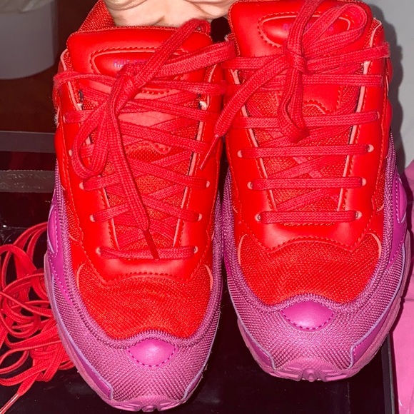 SOLDDD - Picture 2 of 5